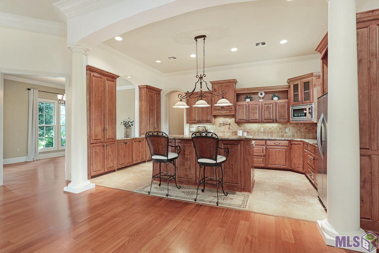 4405 Bluebonnet Road Baton Rouge, LA 70809 - Photo 9 of 48