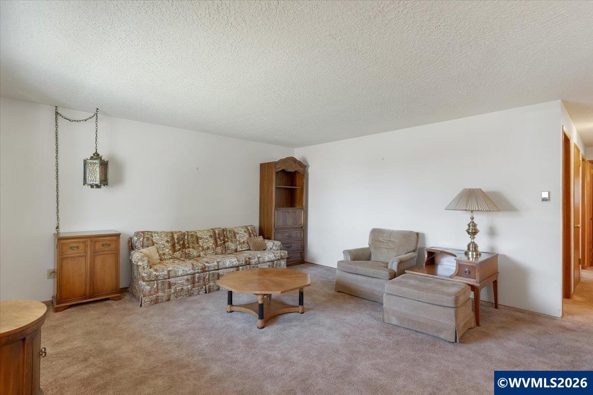 1465 Thompson Road Woodburn, OR 97071 - Photo 8 of 34 Gallery Image 8