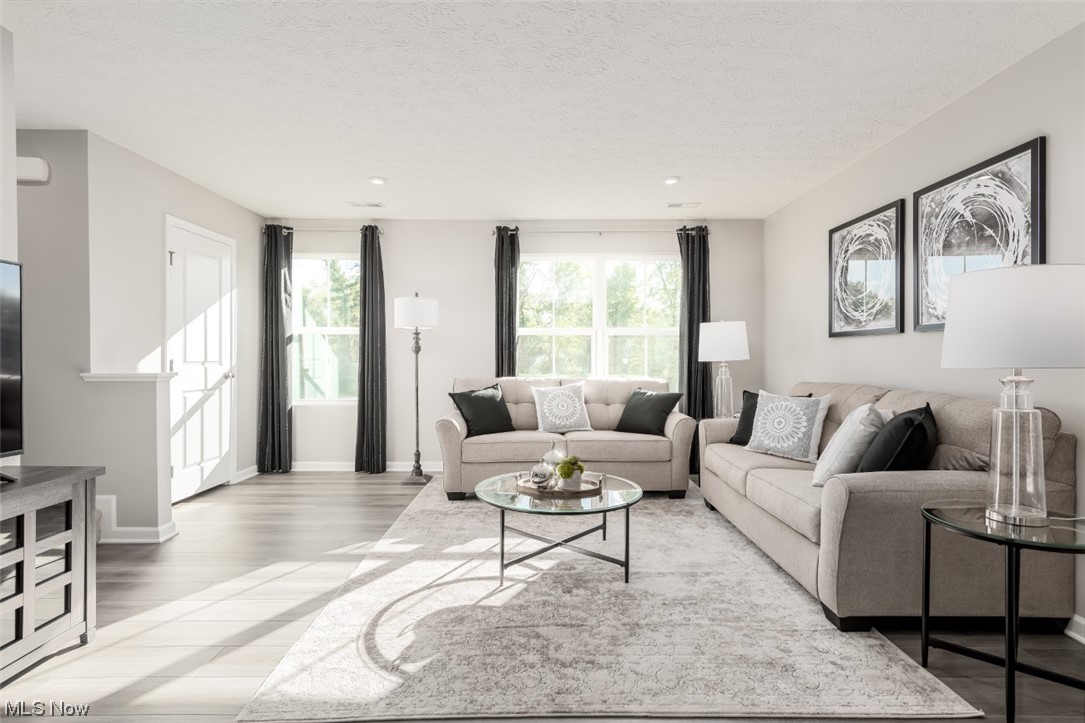 214 Raintree Lane Painesville, OH 44077 - Photo 3 of 13 Gallery Image 3