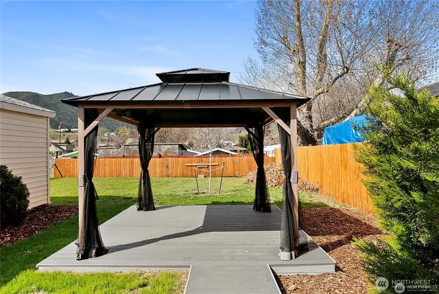 $300,000 | 1770 Marker Avenue, Wenatchee, WA 98801