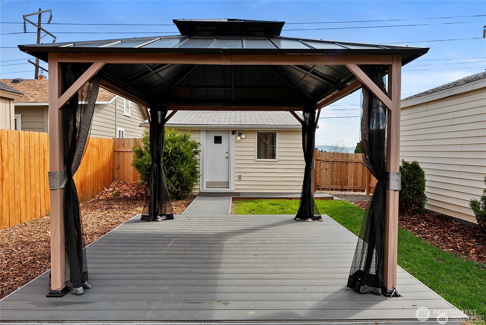 1770 Marker Avenue Wenatchee, WA 98801 - Photo 20 of 32 a view of outdoor space with seating area