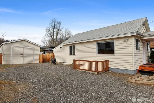 $300,000 | 1770 Marker Avenue, Wenatchee, WA 98801