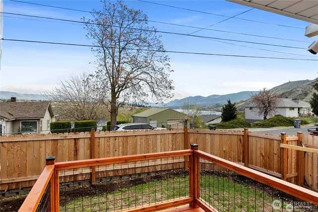 $300,000 | 1770 Marker Avenue, Wenatchee, WA 98801