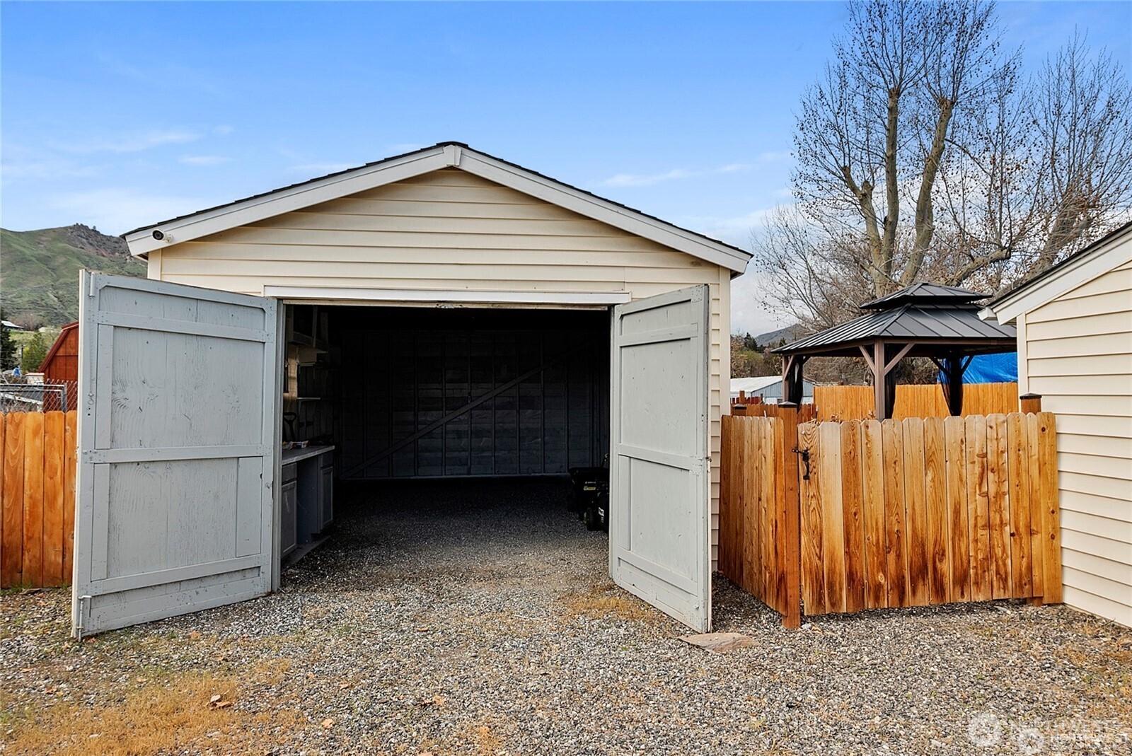 1770 Marker Avenue Wenatchee, WA 98801 - Photo 27 of 32 a view of a garage