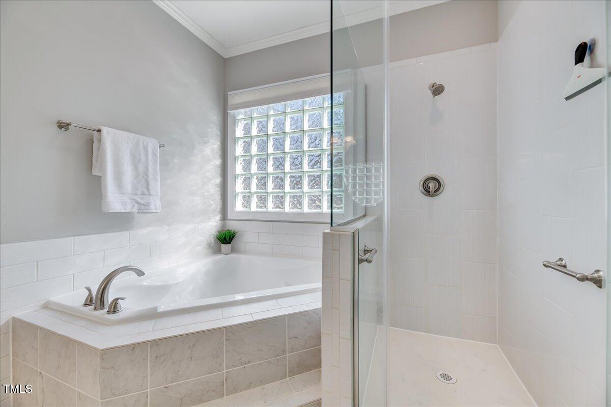 100 Pebble Ridge Farms Court Cary, NC 27513 - Photo 21 of 38 Primary Bath