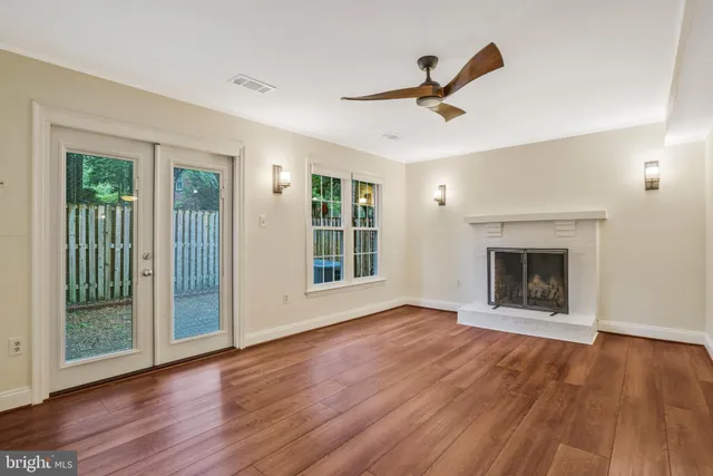 $4,200 | 14 South Manchester Street, Arlington, VA 22204