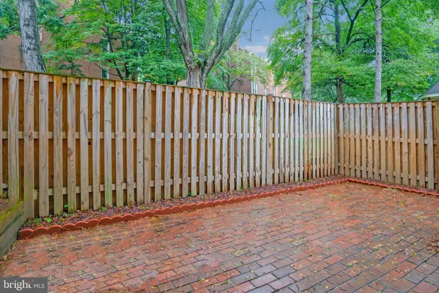 $4,200 | 14 South Manchester Street, Arlington, VA 22204