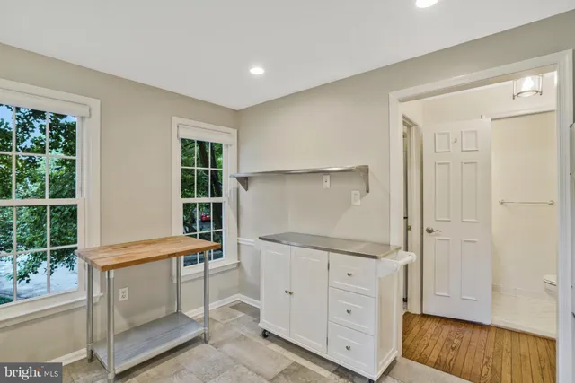 $4,200 | 14 South Manchester Street, Arlington, VA 22204