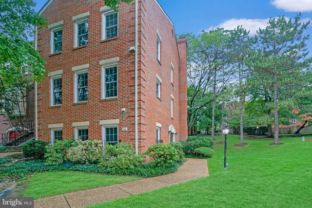 $4,200 | 14 South Manchester Street, Arlington, VA 22204