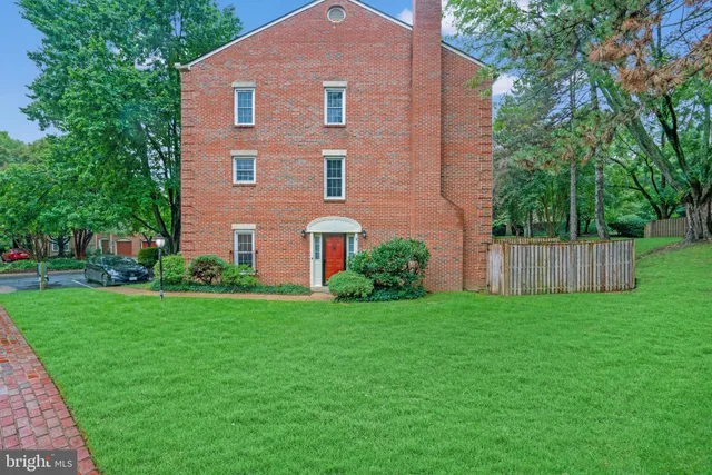 $4,200 | 14 South Manchester Street, Arlington, VA 22204