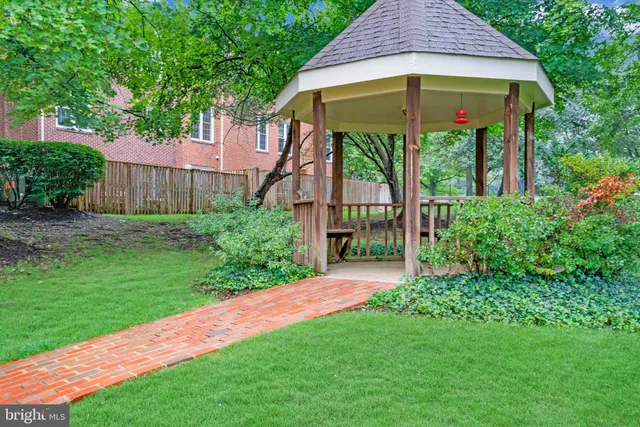 $4,200 | 14 South Manchester Street, Arlington, VA 22204