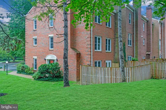 $4,200 | 14 South Manchester Street, Arlington, VA 22204