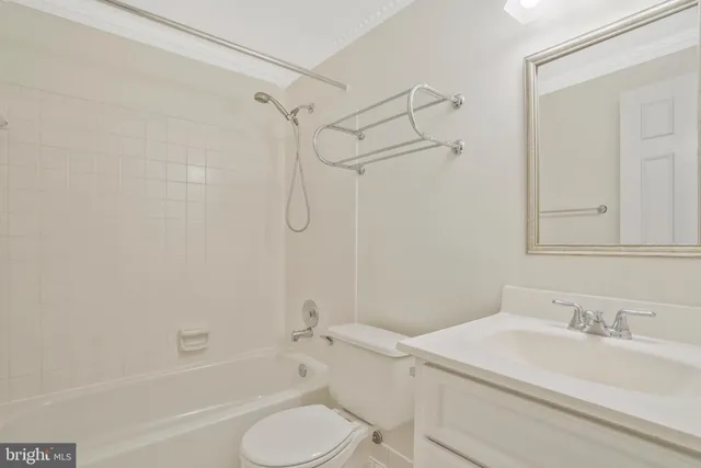 $4,200 | 14 South Manchester Street, Arlington, VA 22204