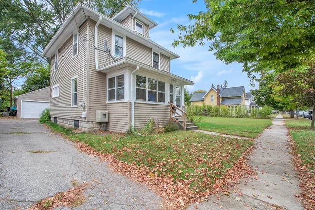 $155,000 | 520 North Pleasant Street, Jackson, MI 49202