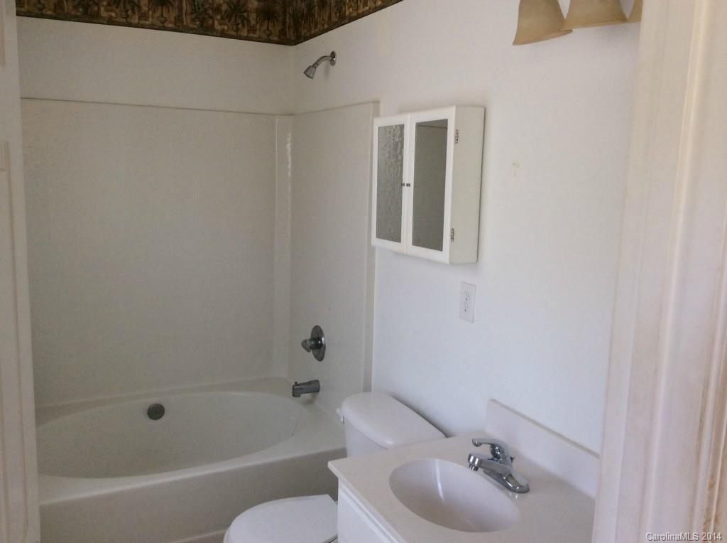 7110 Lowen Road Charlotte, NC 28269 - Photo 5 of 7
