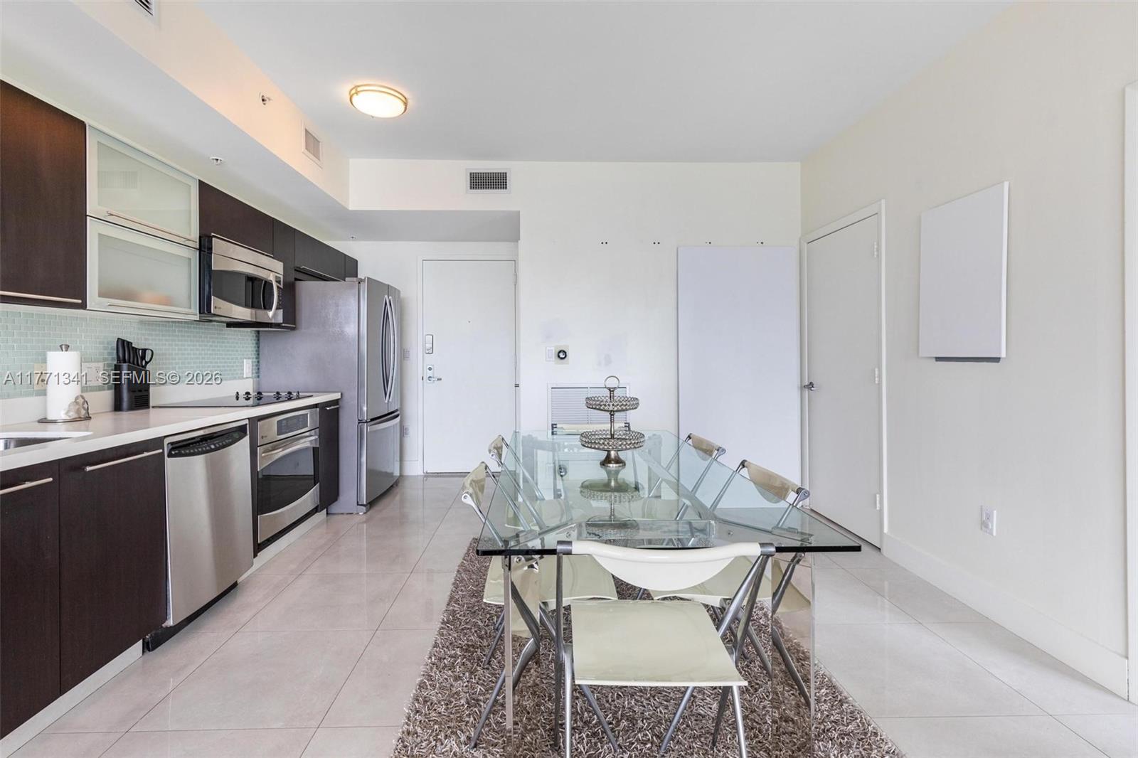 90 Southwest 3rd Street, Unit 4103 Miami, FL 33130 - Photo 6 of 31 Gallery Image 6
