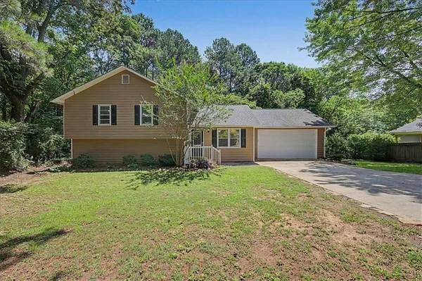 $374,999 | 558 Peeples Valley Road Northeast, Cartersville, GA 30121