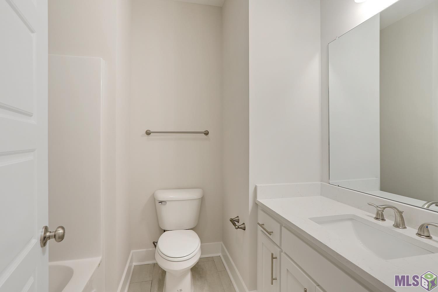 3051 Canewood Lane Baton Rouge, LA 70810 - Photo 12 of 20 Guest Bathroom