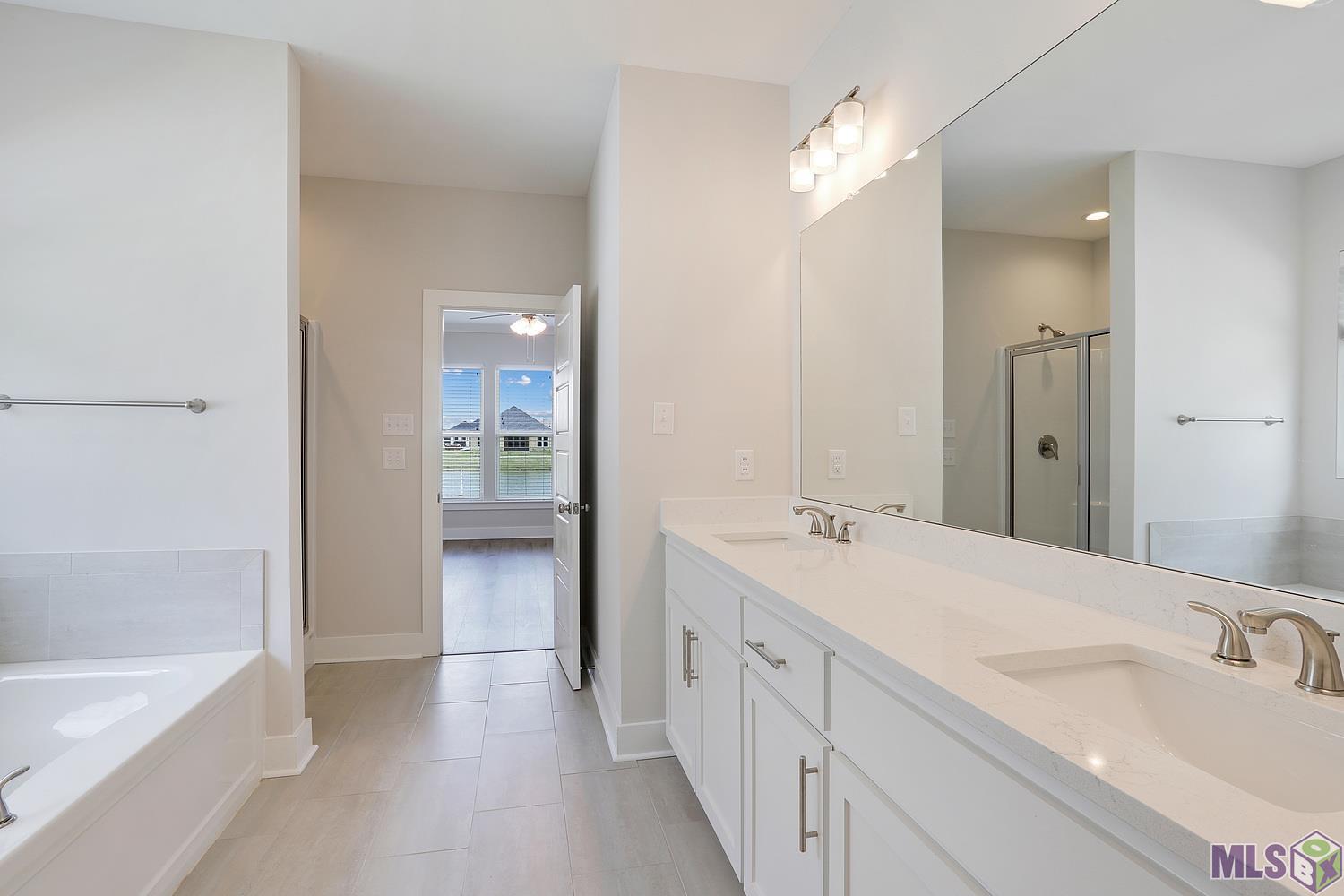3051 Canewood Lane Baton Rouge, LA 70810 - Photo 9 of 20 Primary Bathroom