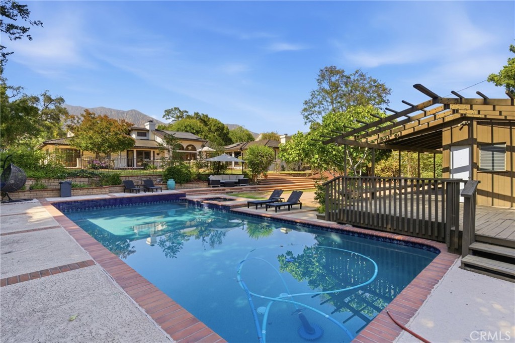 950 Hampton Road Arcadia, CA 91006 - Photo 28 of 35