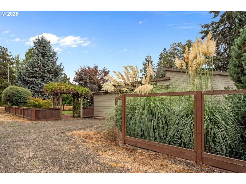 24781 Dunham Road Veneta, OR 97487 - Photo 2 of 22 a view of a backyard