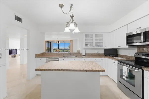 $1,695,000 | 19670 South Beach Road, Unit B323, Tequesta, FL 33469