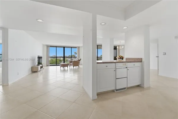 $1,695,000 | 19670 South Beach Road, Unit B323, Tequesta, FL 33469