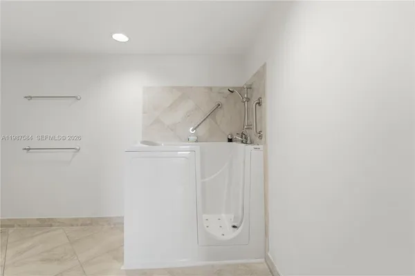 $1,695,000 | 19670 South Beach Road, Unit B323, Tequesta, FL 33469