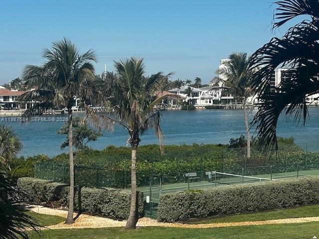 19670 South Beach Road, Unit B323 Tequesta, FL 33469 - Photo 31 of 31 a view of a yard with plants