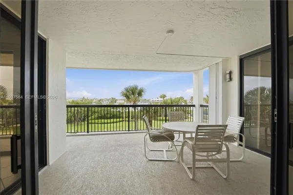 $1,695,000 | 19670 South Beach Road, Unit B323, Tequesta, FL 33469