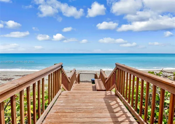 $1,695,000 | 19670 South Beach Road, Unit B323, Tequesta, FL 33469