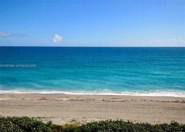 $1,695,000 | 19670 South Beach Road, Unit B323, Tequesta, FL 33469