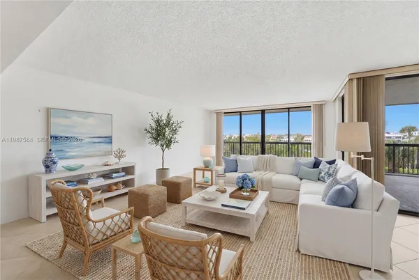 $1,695,000 | 19670 South Beach Road, Unit B323, Tequesta, FL 33469