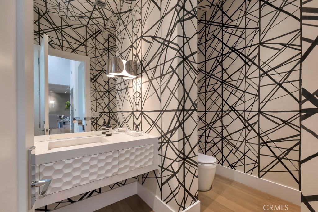 17950 Rancho Street Encino, CA 91316 - Photo 15 of 75