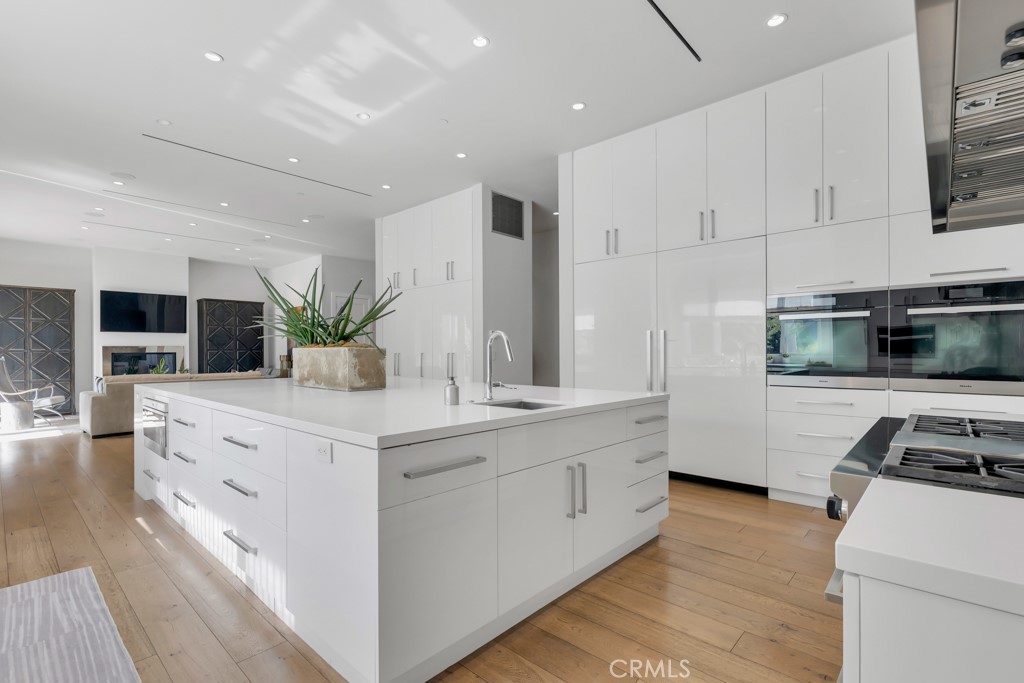 17950 Rancho Street Encino, CA 91316 - Photo 23 of 75