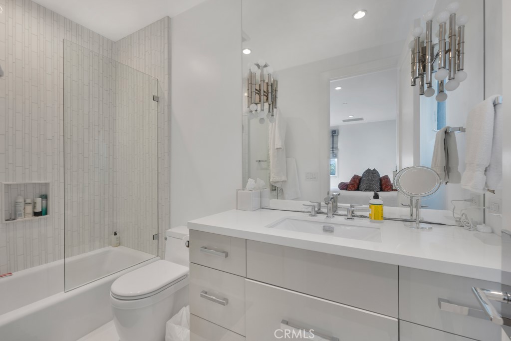 17950 Rancho Street Encino, CA 91316 - Photo 52 of 75