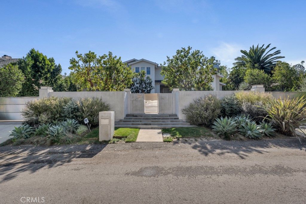 17950 Rancho Street Encino, CA 91316 - Photo 74 of 75