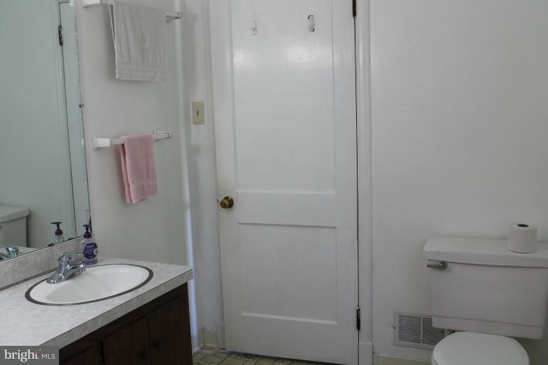 146 Buckwalter Road Lancaster, PA 17602 - Photo 14 of 38
