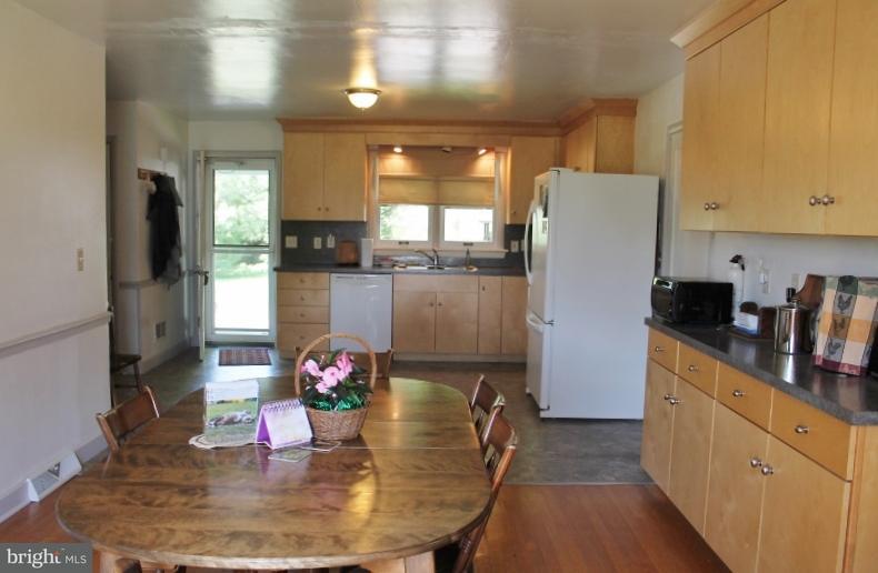 146 Buckwalter Road Lancaster, PA 17602 - Photo 4 of 38