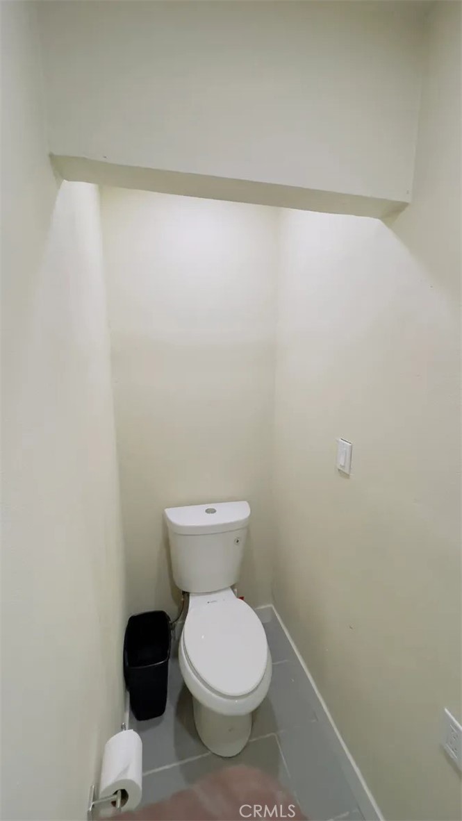 2944 6th Street Riverside, CA 92507 - Photo 15 of 19 separate toilet 5 bed