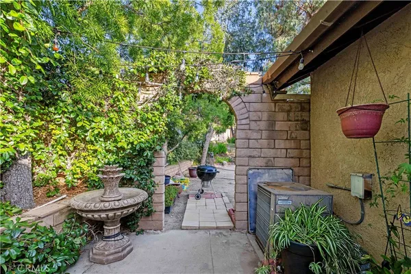$1,199,999 | 7125 Lonzo Street, Tujunga, CA 91042