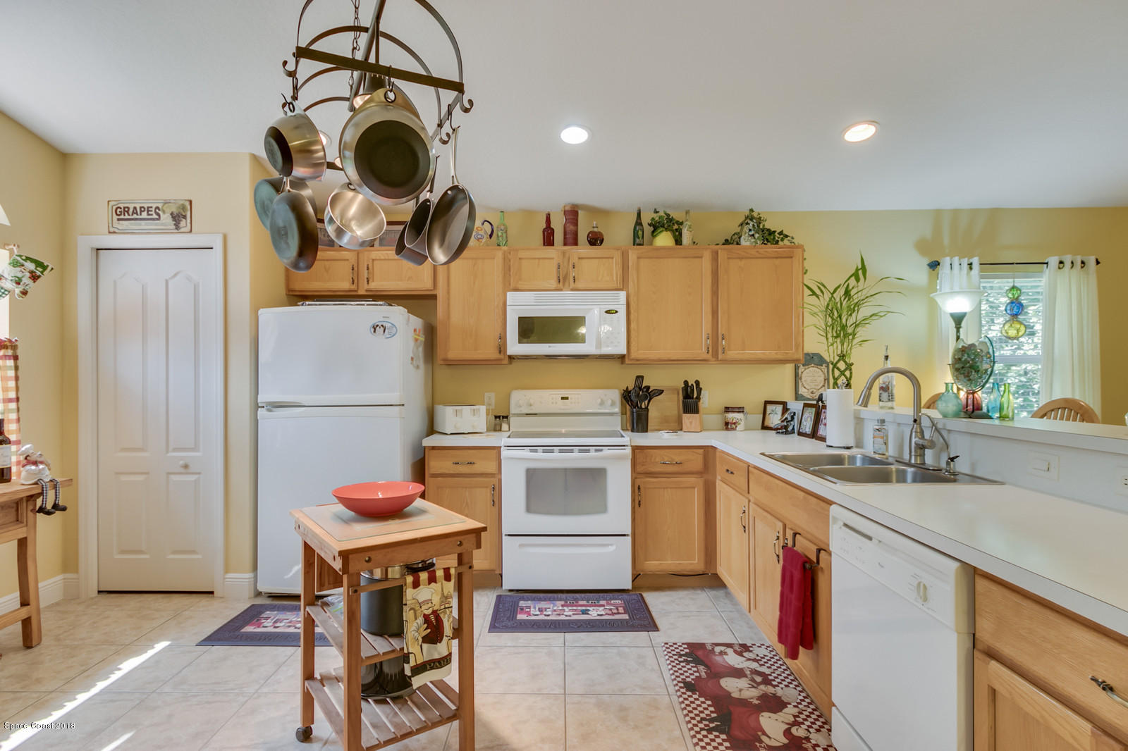 1484 Saxony Road Southwest Palm Bay, FL 32908 - Photo 7 of 21 Spacious kitchen