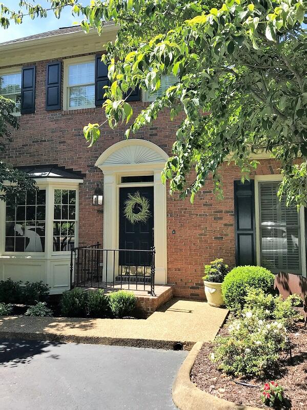 802 Signal Mountain Road Chattanooga, TN 37405 - Photo 1 of 19 1-107 802 Signal Mtn. Blvd. sf