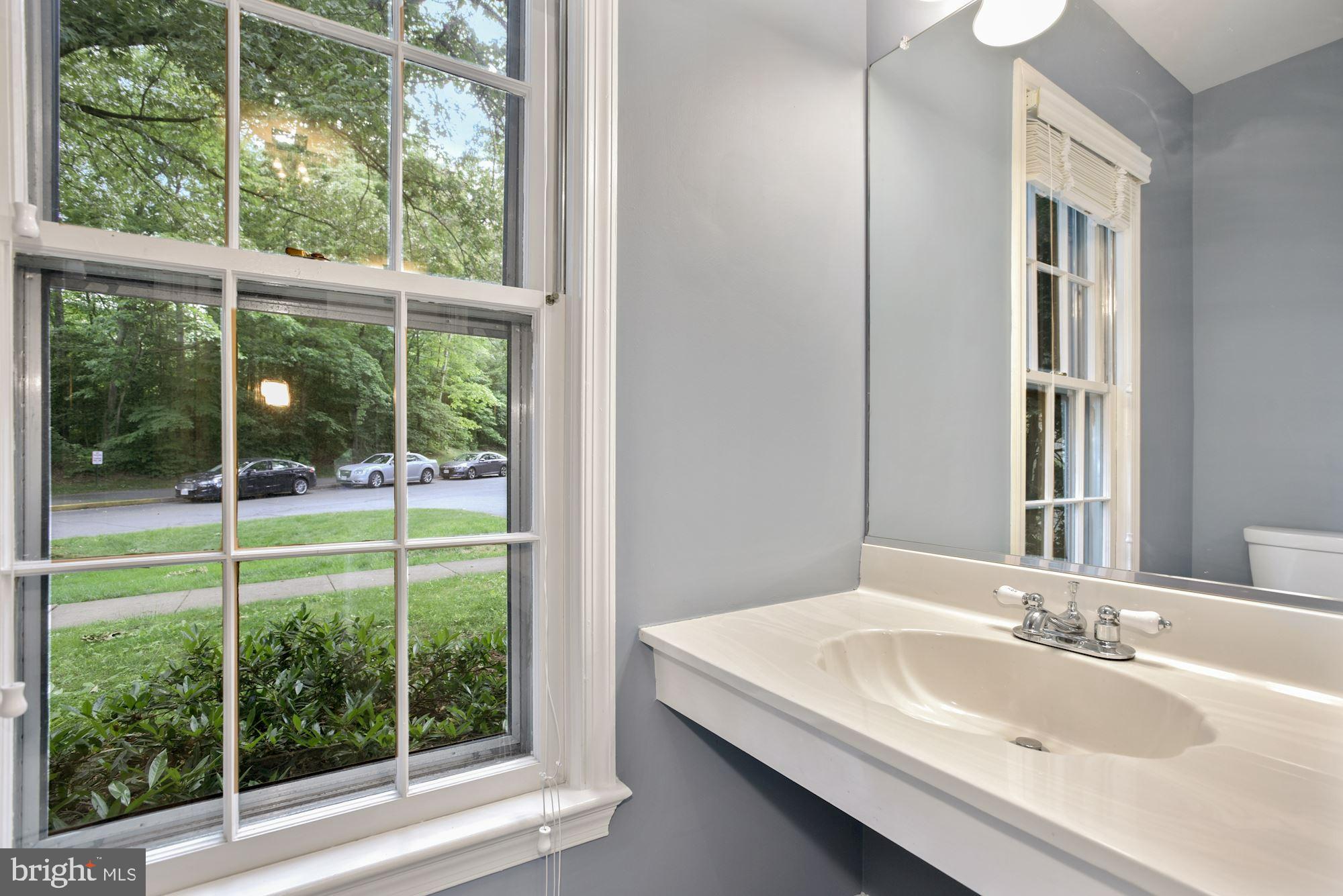 2263 Double Eagle Court Reston, VA 20191 - Photo 15 of 33 Powder room