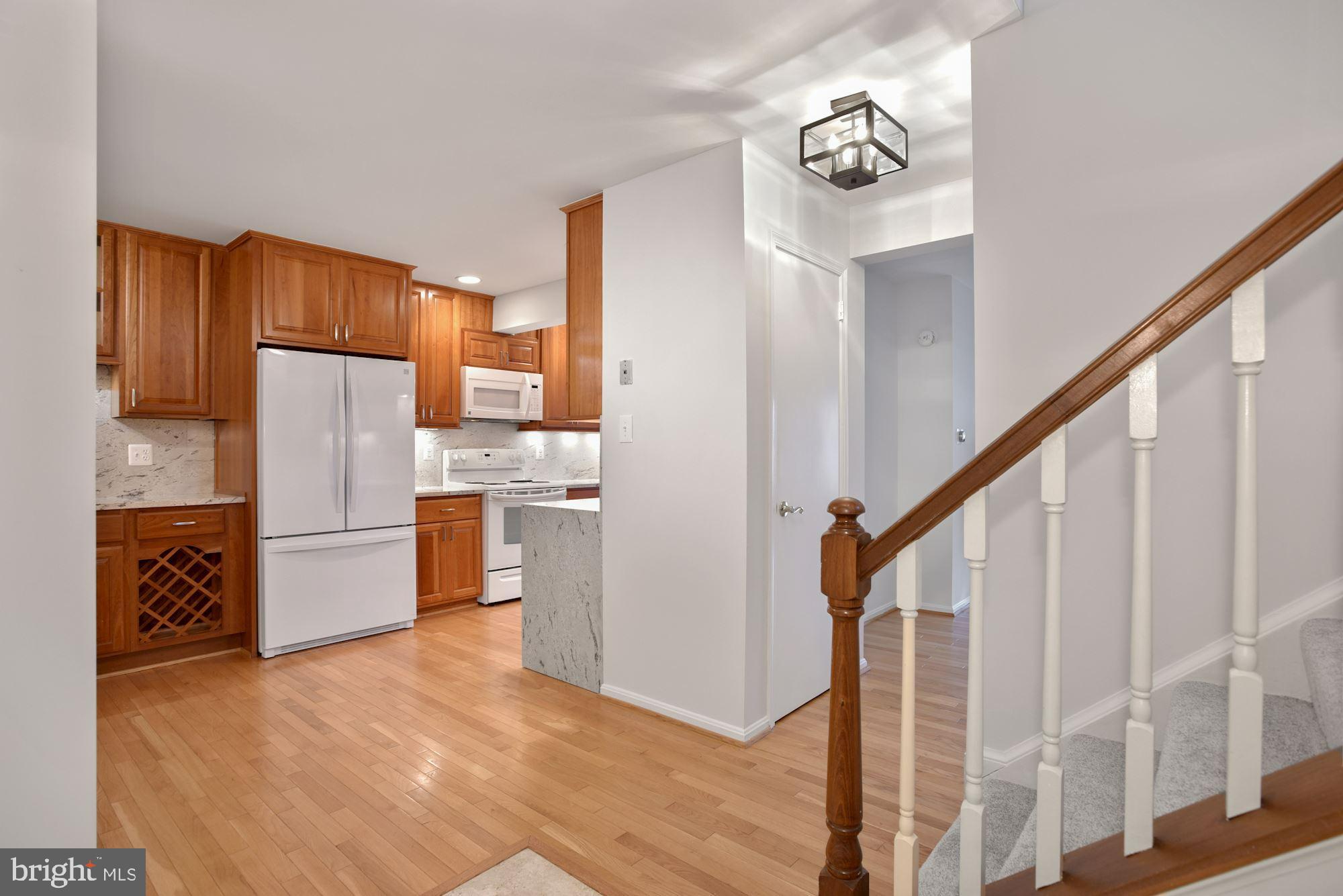 2263 Double Eagle Court Reston, VA 20191 - Photo 16 of 33 Nice open main level.