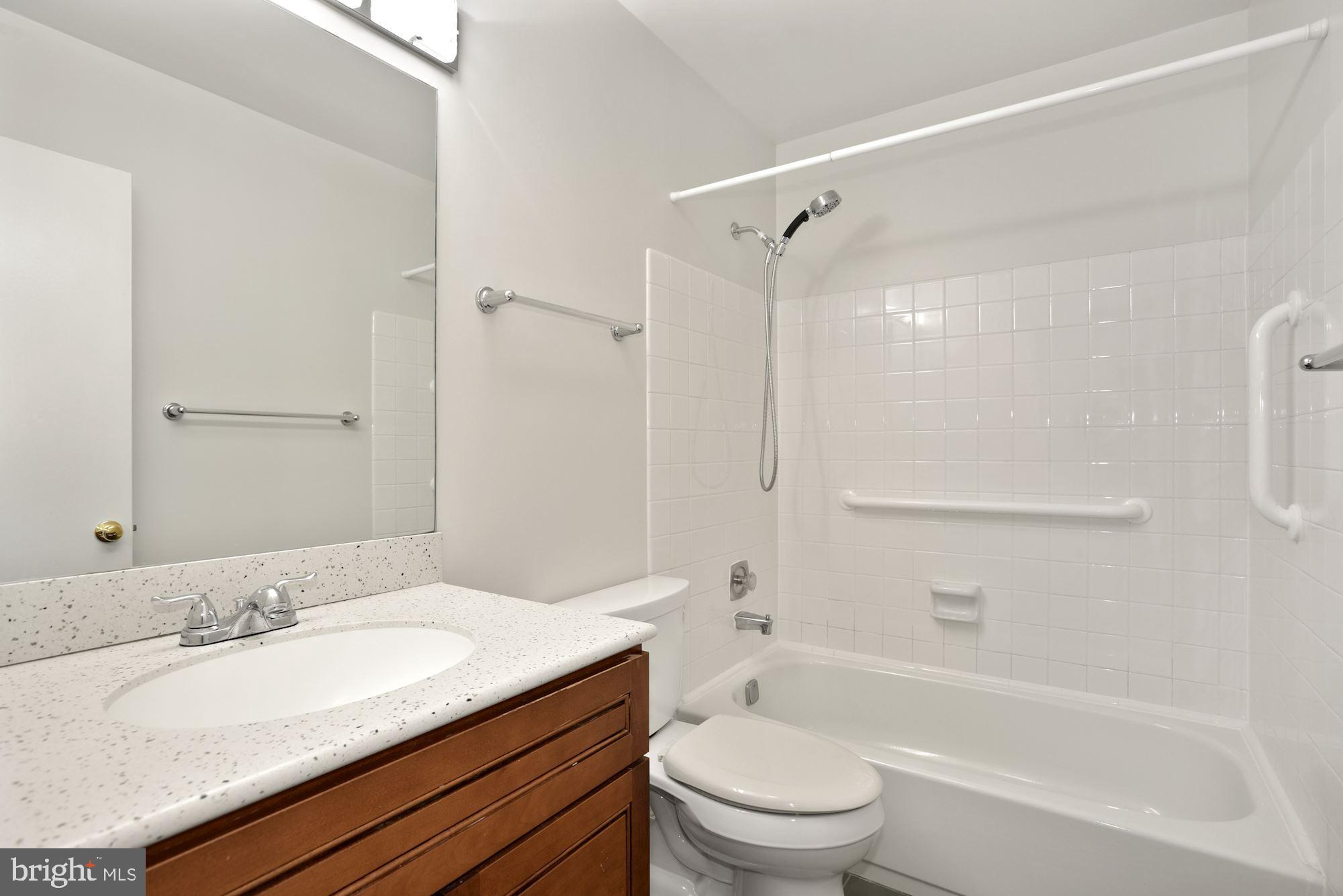 2263 Double Eagle Court Reston, VA 20191 - Photo 23 of 33 Hall Bath