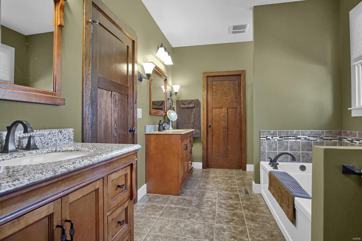 5905 Quercus Grove Road Edwardsville, IL 62025 - Photo 29 of 74
