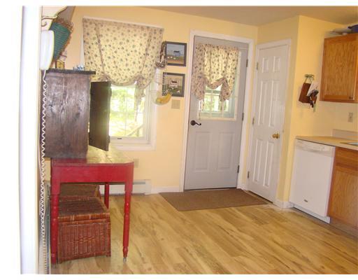 16 Ridgeway Circle Waterboro, ME 04061 - Photo 3 of 16 Kitchen.