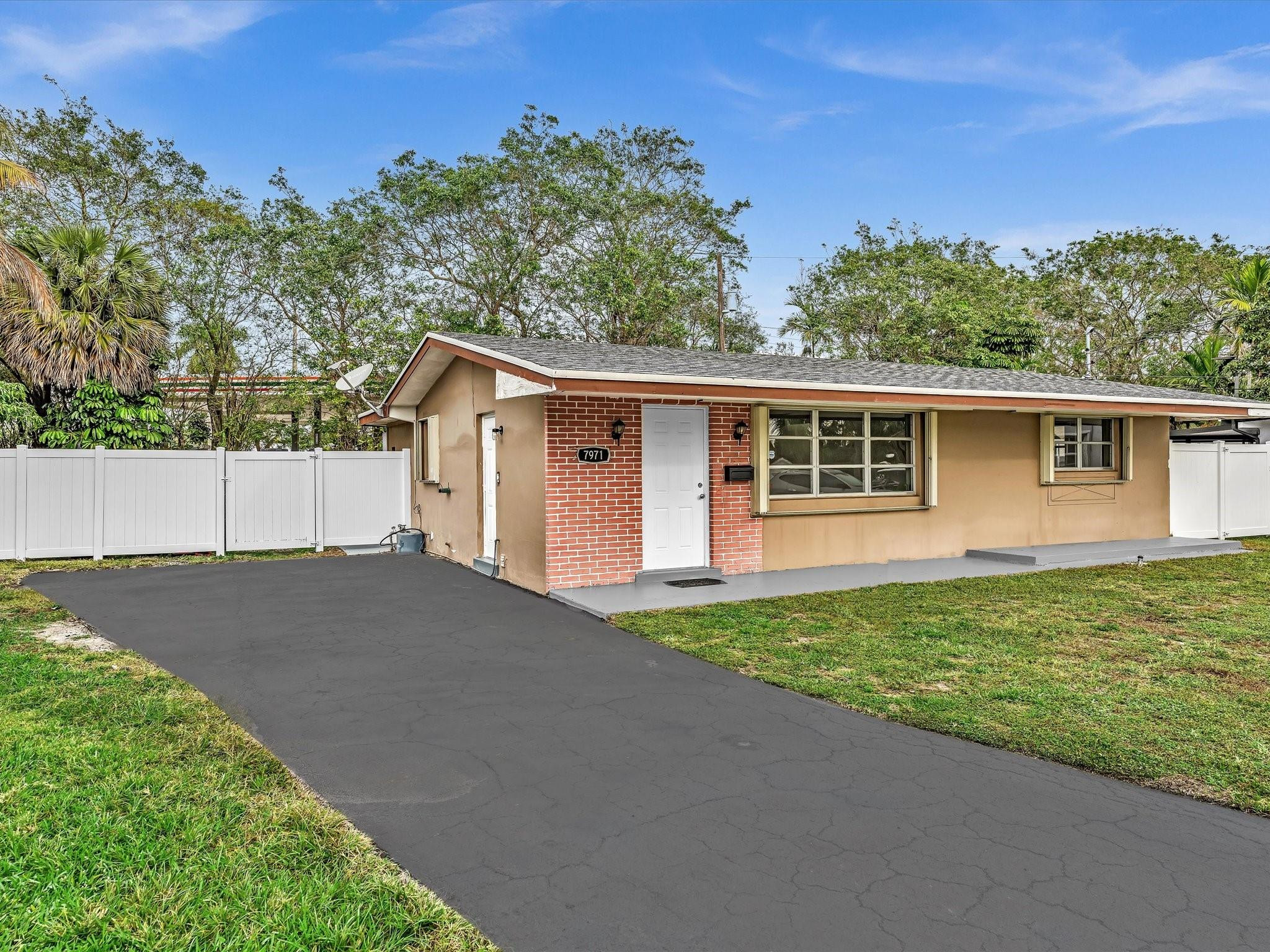 7971 Northwest 16th Street Pembroke Pines, FL 33024 - Photo 18 of 23 Photo 18