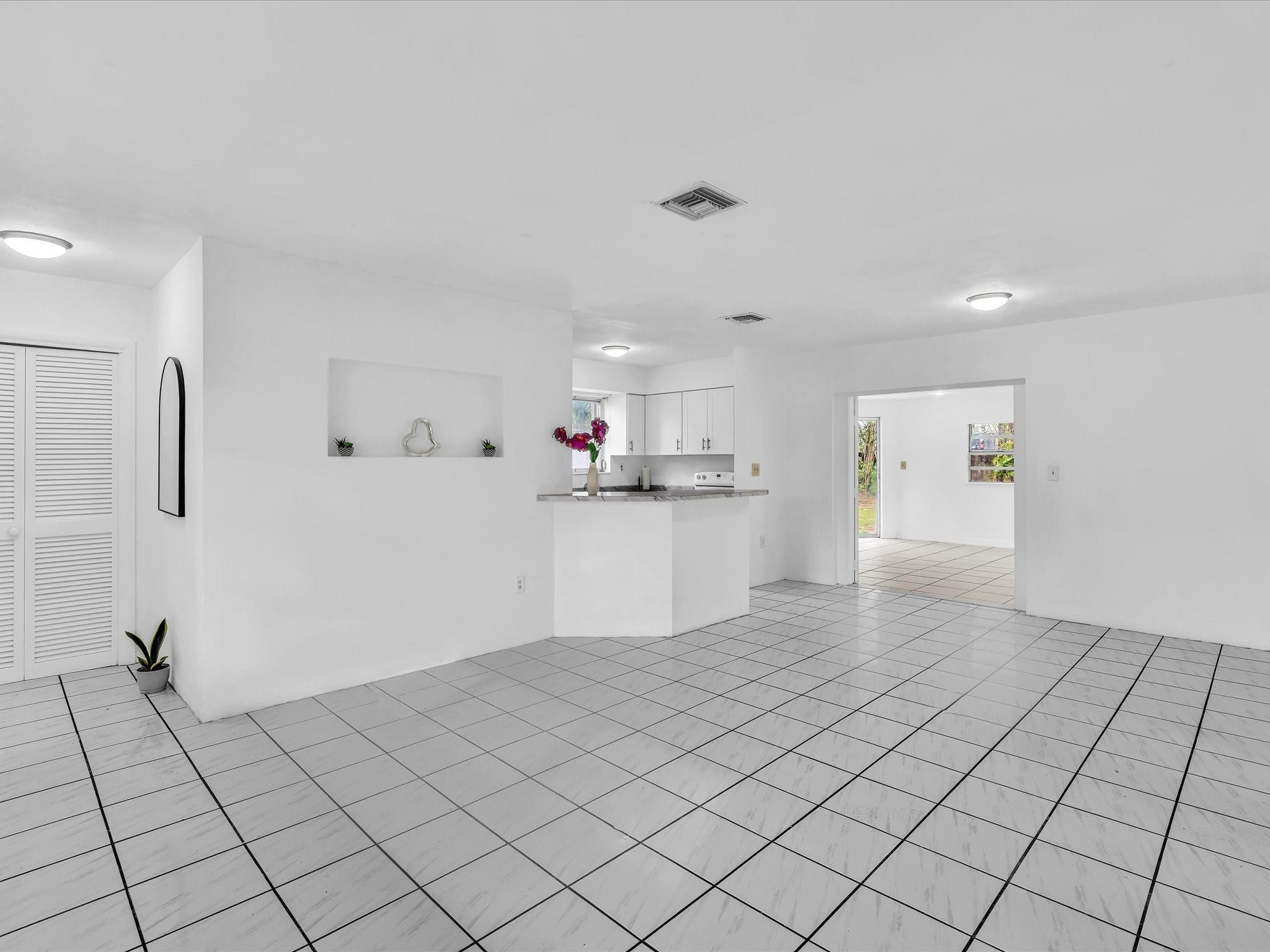 7971 Northwest 16th Street Pembroke Pines, FL 33024 - Photo 4 of 23 Photo 4